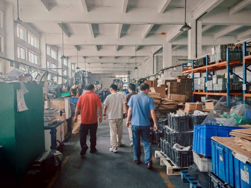 华为技术团队到访我司开展铝合金冷锻方盒技术交流插图3 华为技术团队到访我司开展铝合金冷锻方盒技术交流插图3